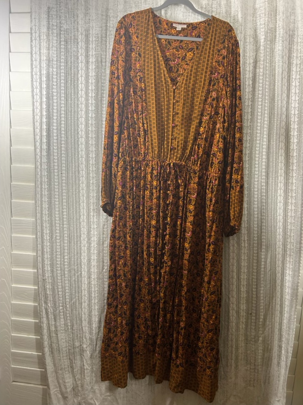 Knox Rose Rust Floral Maxi Dress with V-Neck